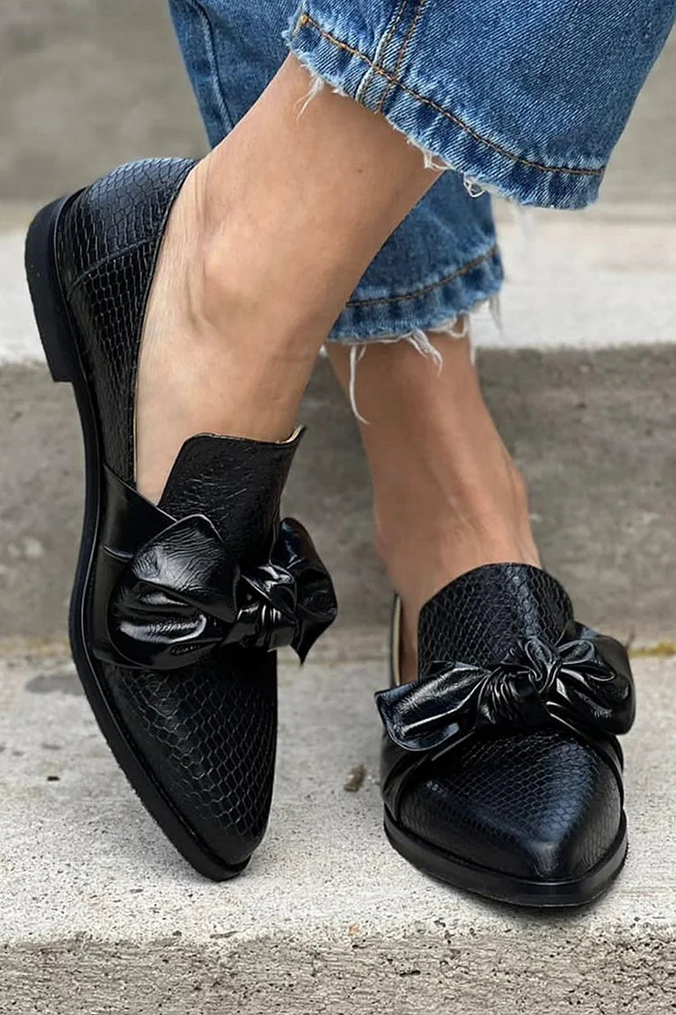 Chelsea - Elegant Moccasins with Bow