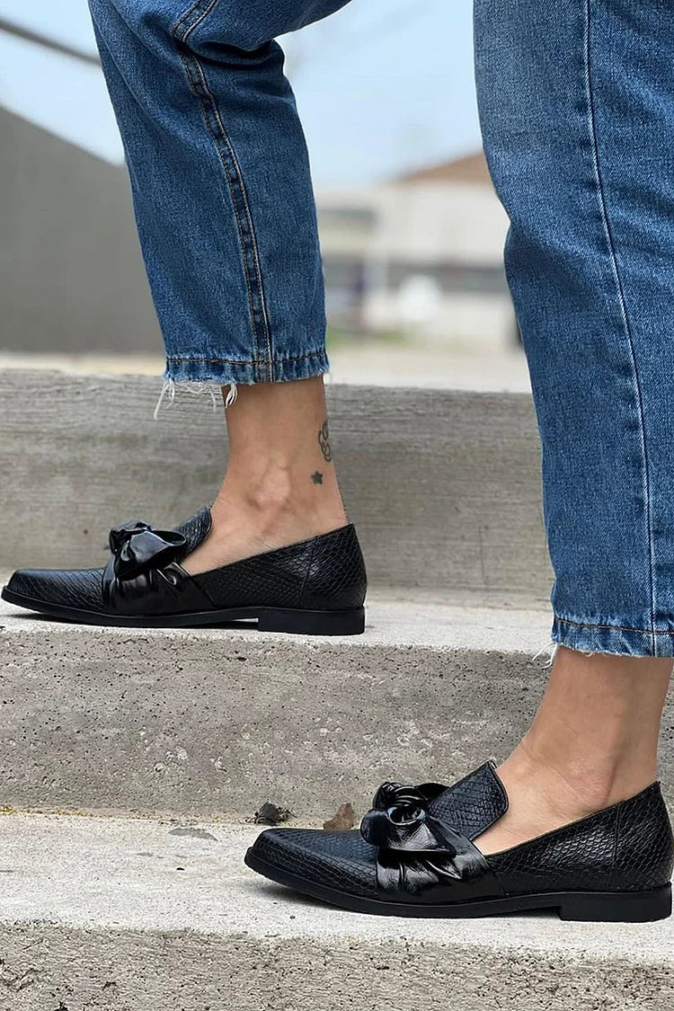 Chelsea - Elegant Moccasins with Bow