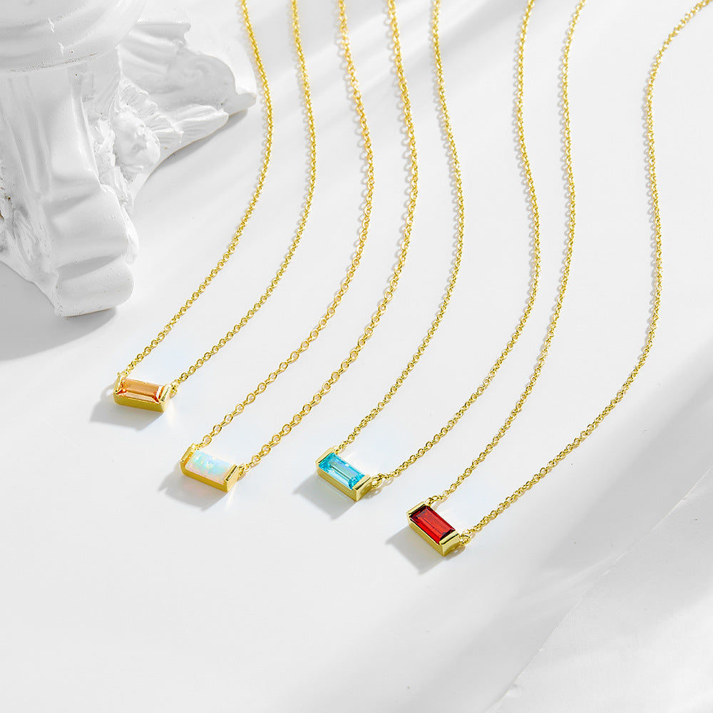 Livia – Silver necklace with small pendant