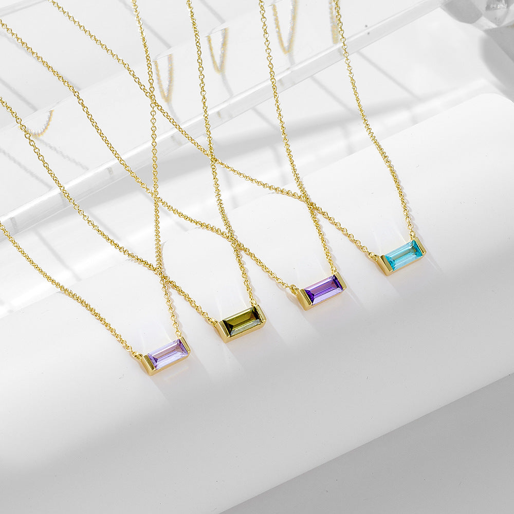 Livia – Silver necklace with small pendant