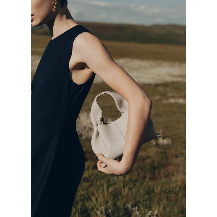 Hérita | Elegant Travel Companion
