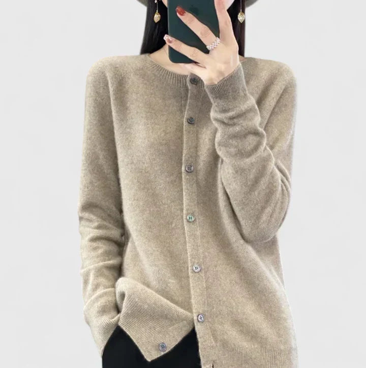 Lyxandria | Comfortable Cardigan