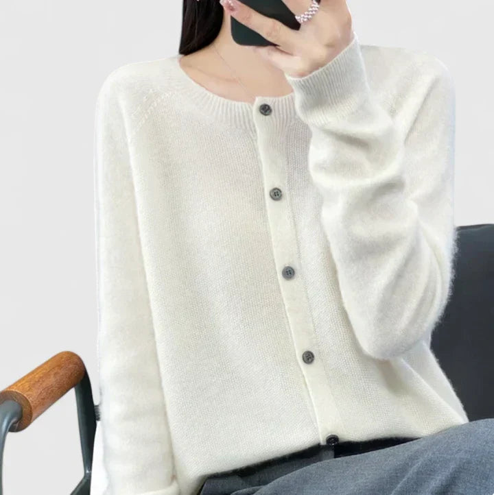 Lyxandria | Comfortable Cardigan