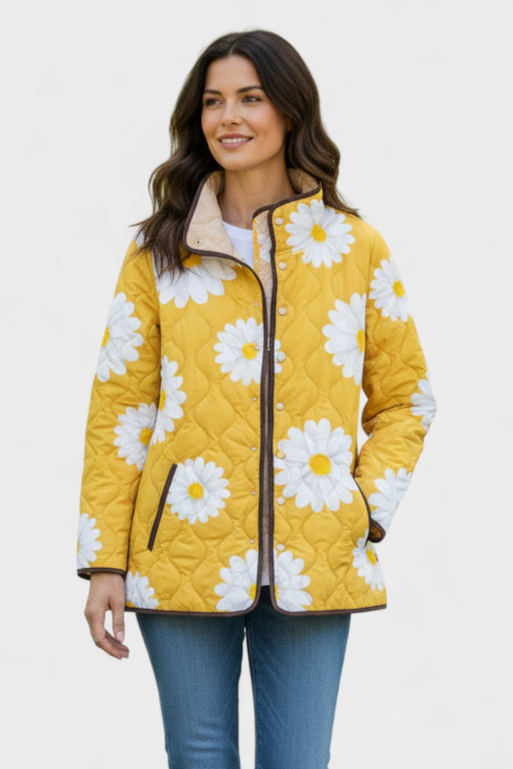 Vanda – Quilted Jacket with Daisy Pattern