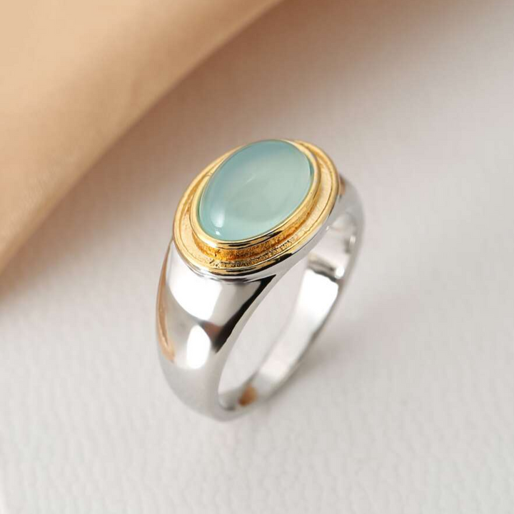 Gabi - Green Vintage Moonstone Ring