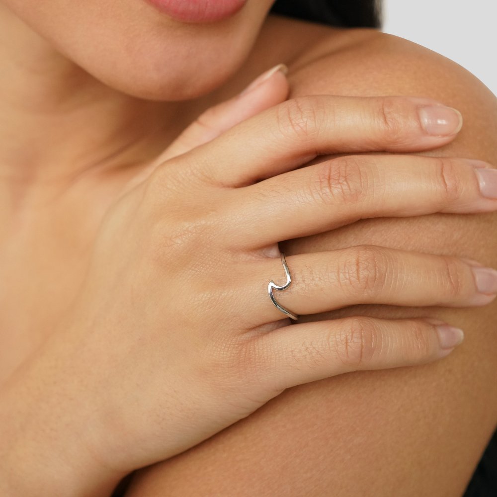 Imari Silver Wavy Ring